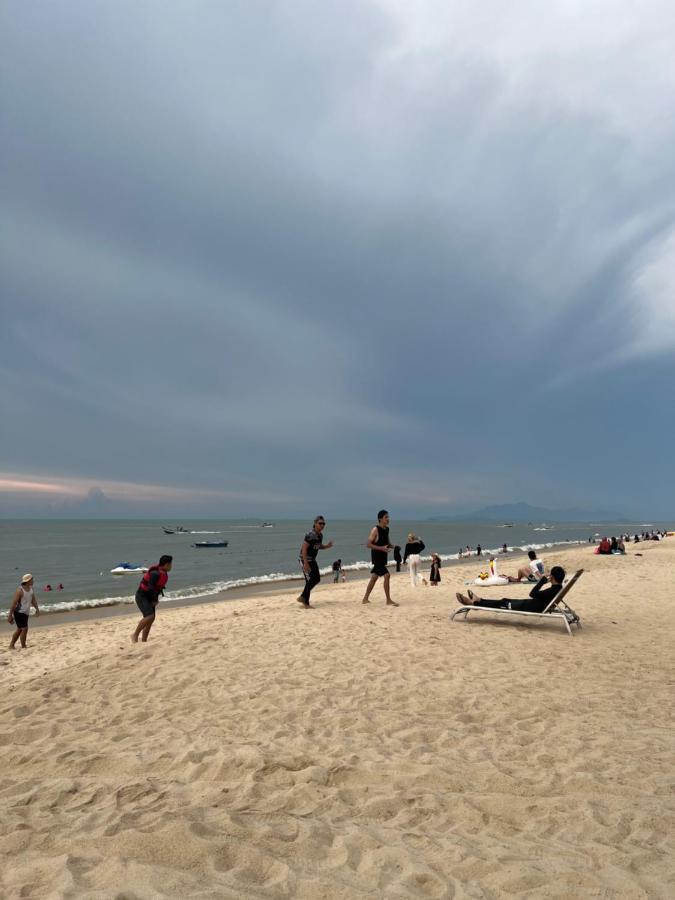 By The Sea Beachfront Designer Suites Penang - Managed By Art Of Tree Batu Feringgi Ngoại thất bức ảnh