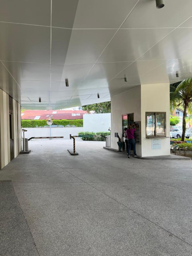 By The Sea Beachfront Designer Suites Penang - Managed By Art Of Tree Batu Feringgi Ngoại thất bức ảnh