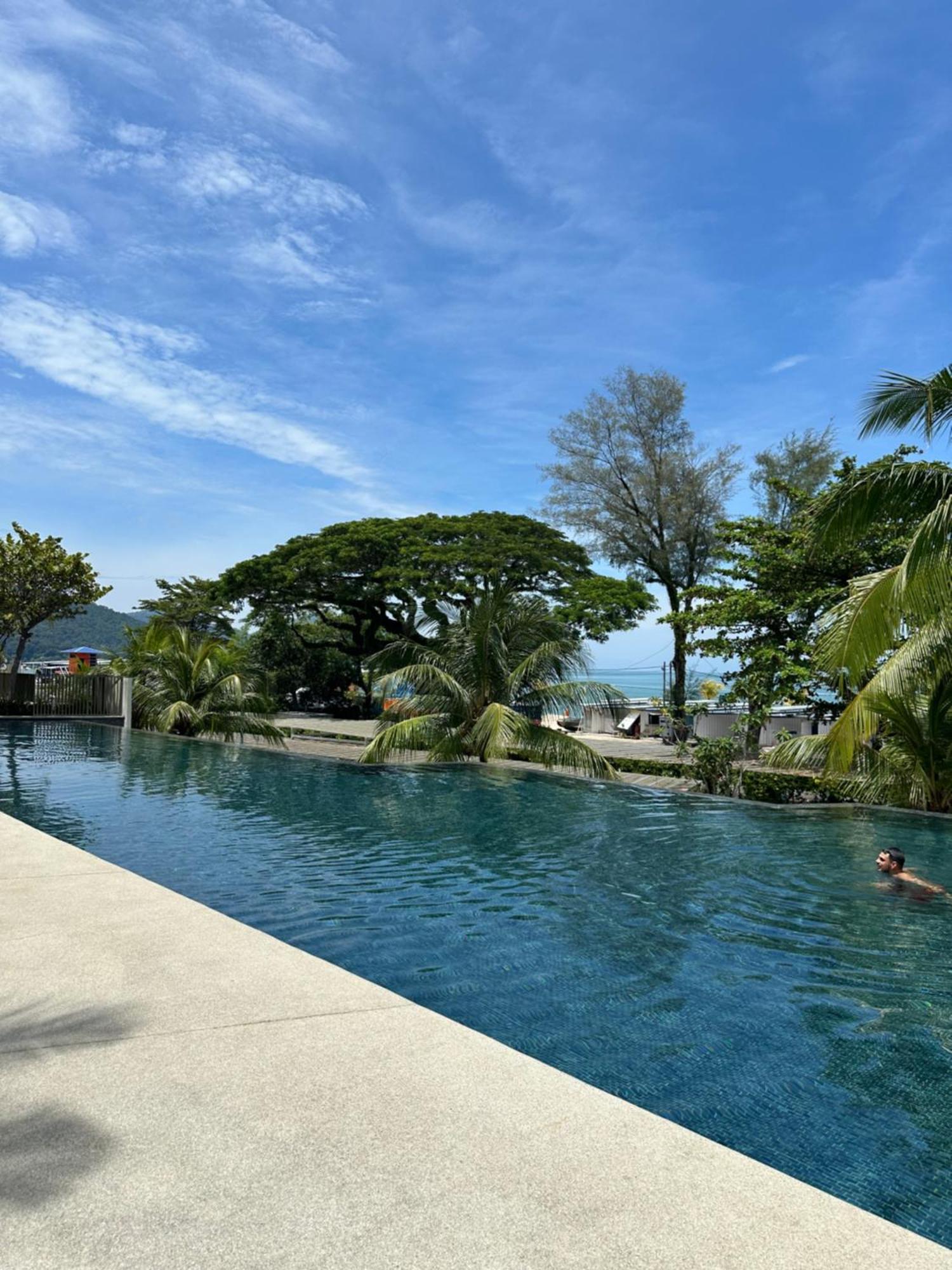By The Sea Beachfront Designer Suites Penang - Managed By Art Of Tree Batu Feringgi Ngoại thất bức ảnh
